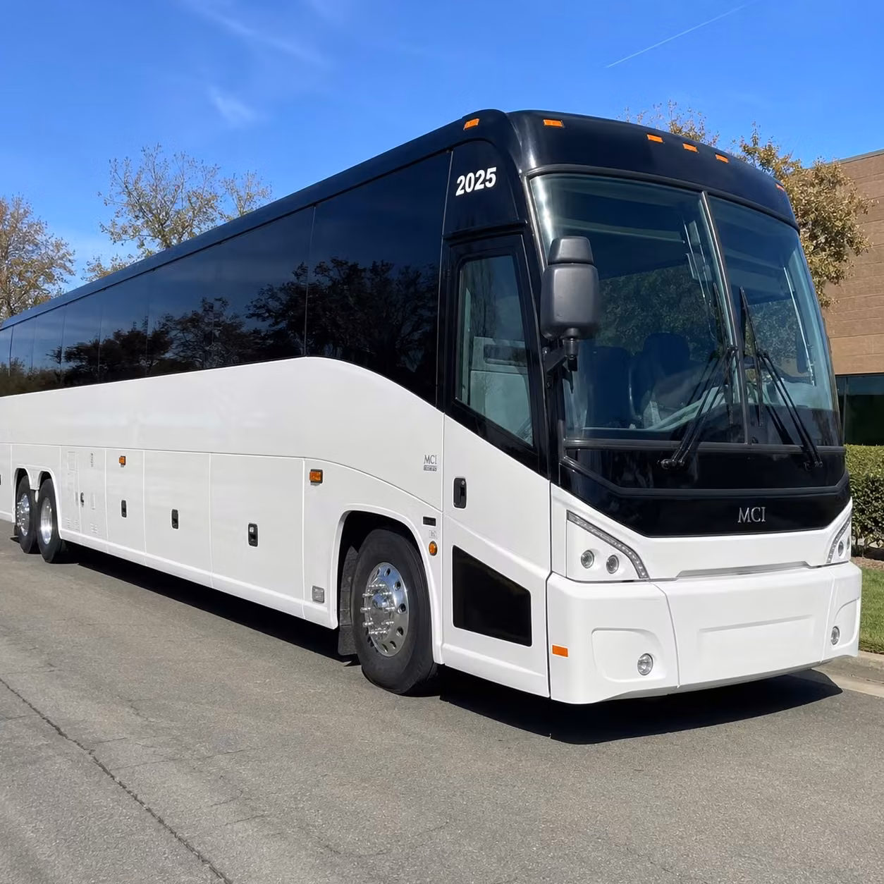 charter buses for large folsom groups heading to thunder valley casino and regional showrooms
